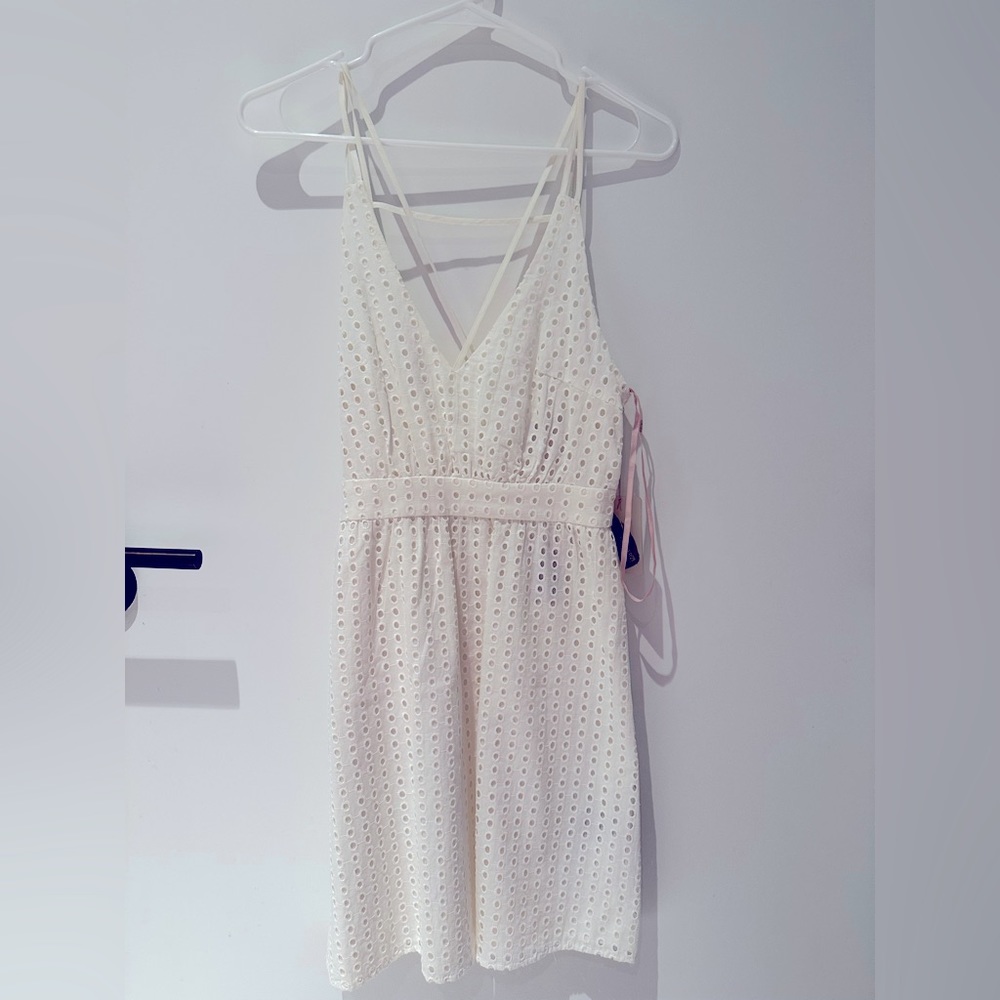 ✨ NWT ✨ White Eyelet Dress  XS - Picture 3 of 5